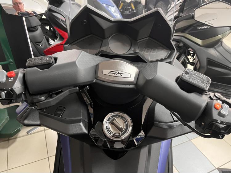 KYMCO AK 550